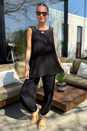 Laundry B Victoria Stretch Broderie Cami Black